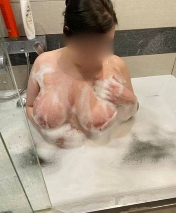 Жгучая красотка ждет своего героя для ярких и страстных приключений. Готова погрузить тебя в атмосферу истинного удовольствия и наслаждения. Звони мне прямо сейчас и давай устроим настоящий праздник для наших чувств! 1611, 27 лет